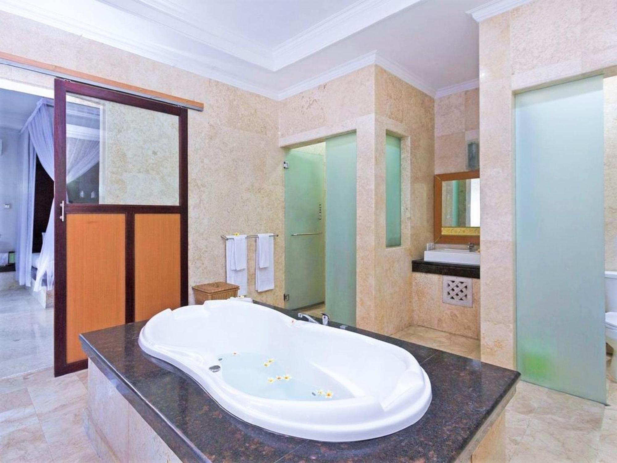 One Bedroom Private Villa Kuta Семиньяк Экстерьер фото
