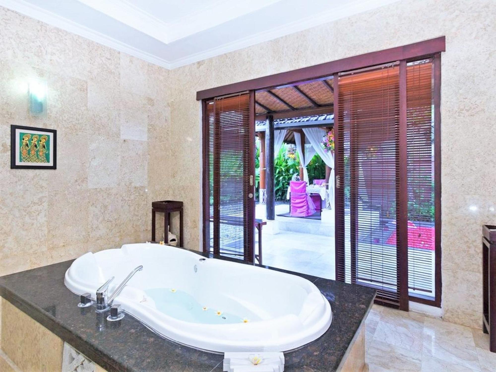 One Bedroom Private Villa Kuta Семиньяк Экстерьер фото